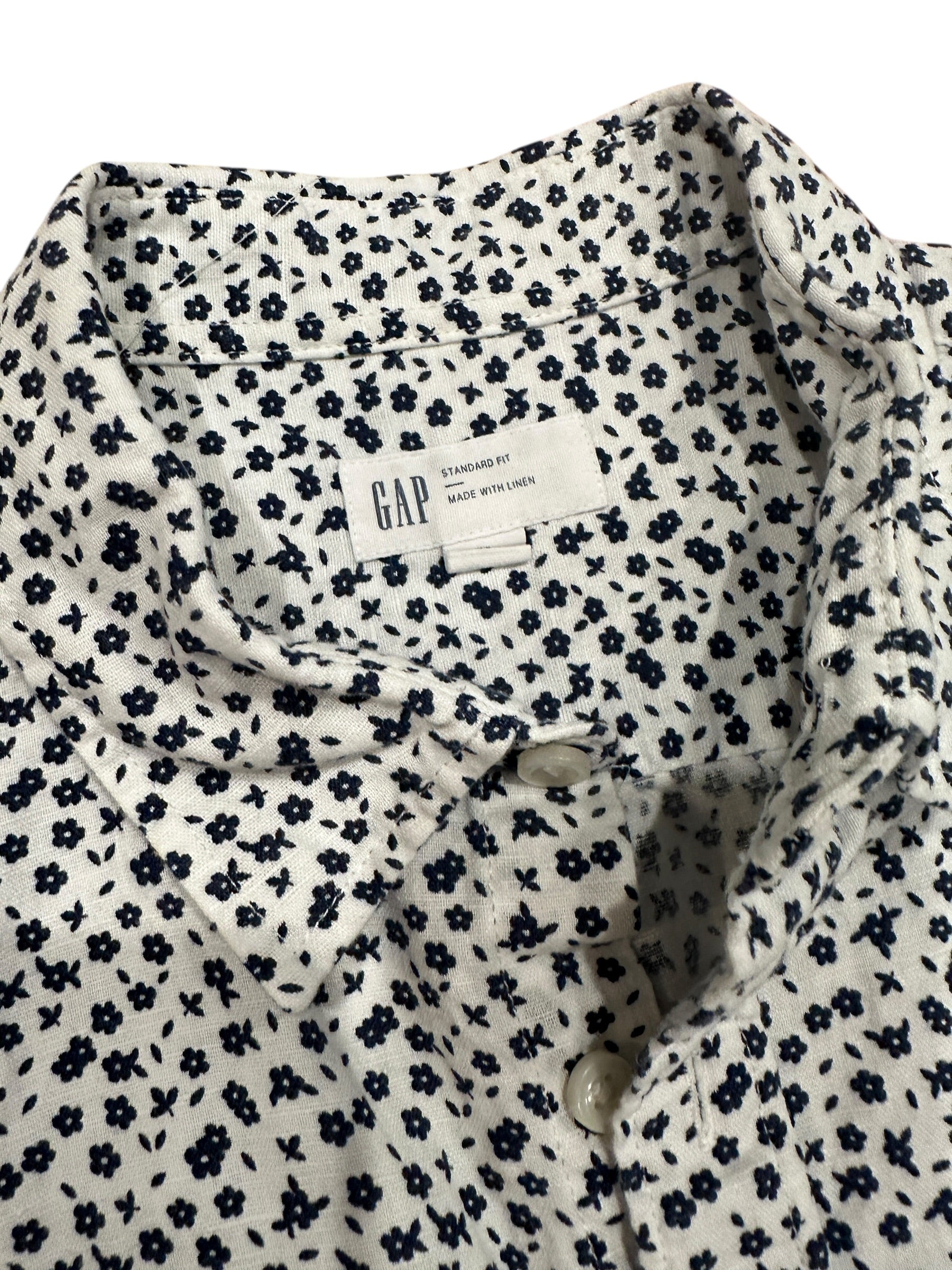 Size Medium - Gap Short Sleeve Linen Shirt