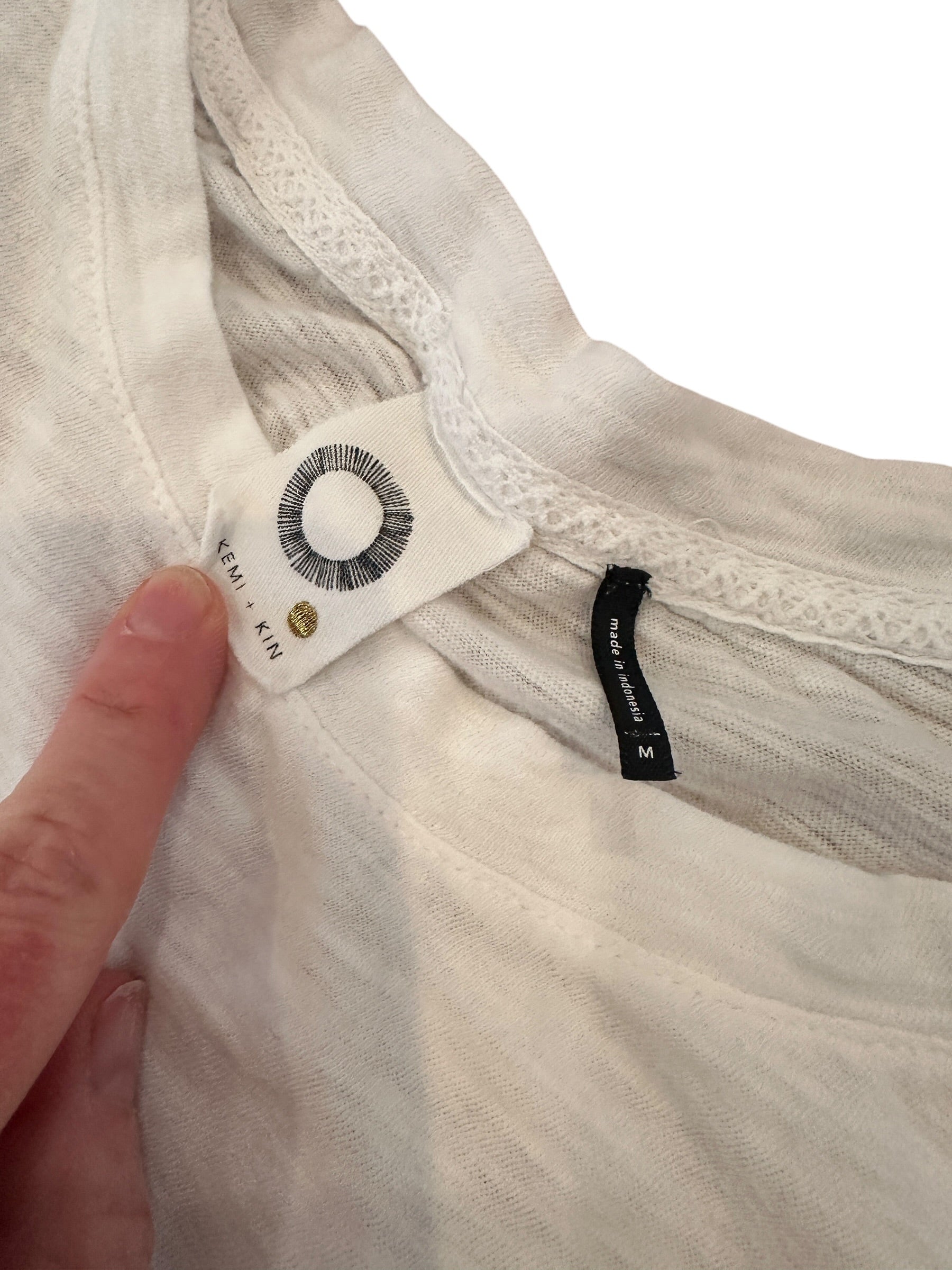 Size Medium - Akemi + Kin Flow Top